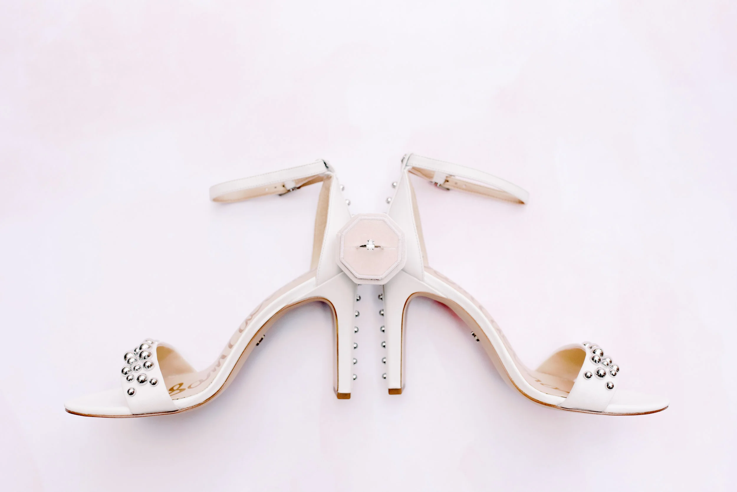 lexington-wedding-photographer-shoes