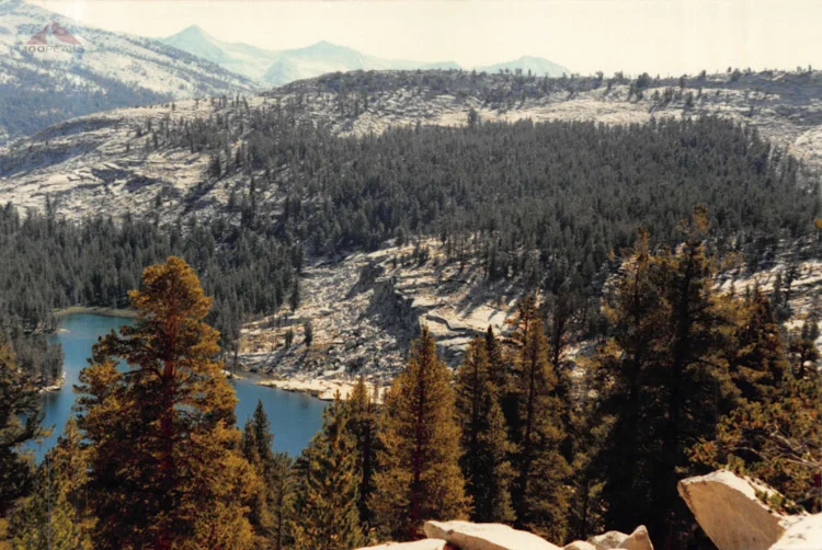 Half moon lake at way out