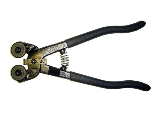 PG32C Leponitt Rod Lopper 8"(200mm) long, cutter jaws open to 16mm wide. For cutting glass rods, minimum pressure on the hand grips leaves a clean edge on sliced rods. Adjustable centers the rod between cutter heads.