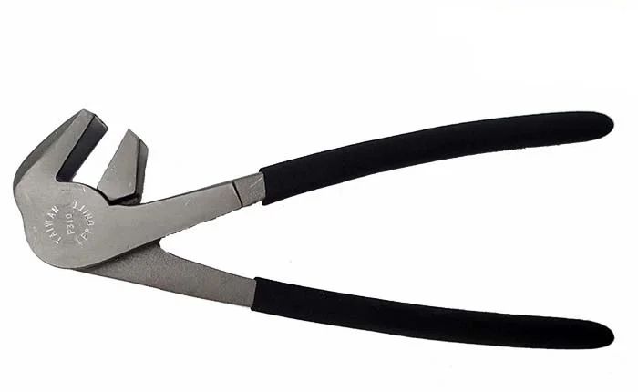 P310 Leponitt Offset Pliers 8-1/4"(210mm) long, ideal for 5~16mmT glass. Designed for nipping glass in tight area, and for cutting glass in upright position. Suitable for various cut-outs in the glass centre.