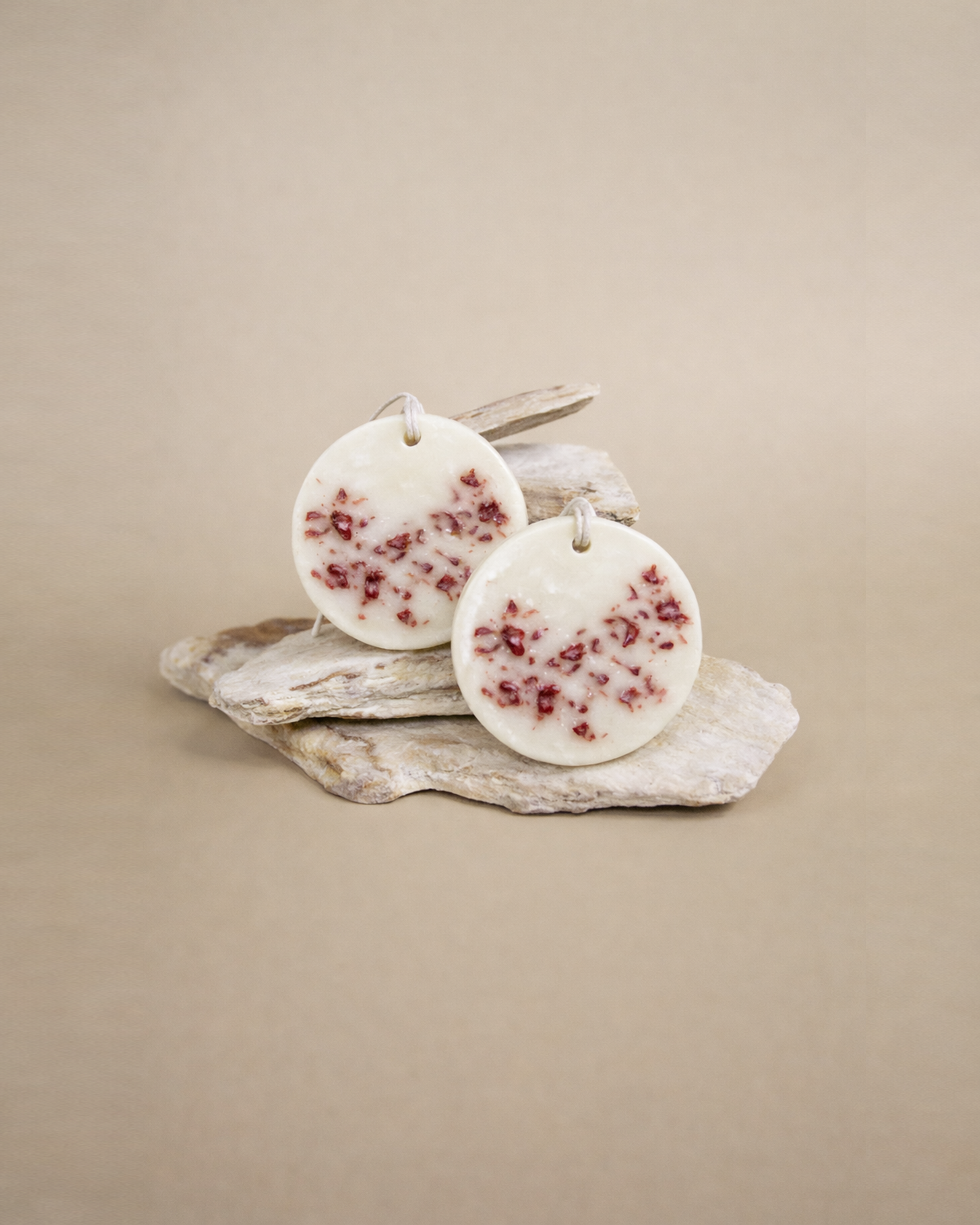 Wardrobe Warrior Geranium, Cedar, Vetiver Fragrance Tags for Wardrobes & Drawers – Set of 2 (Copy)