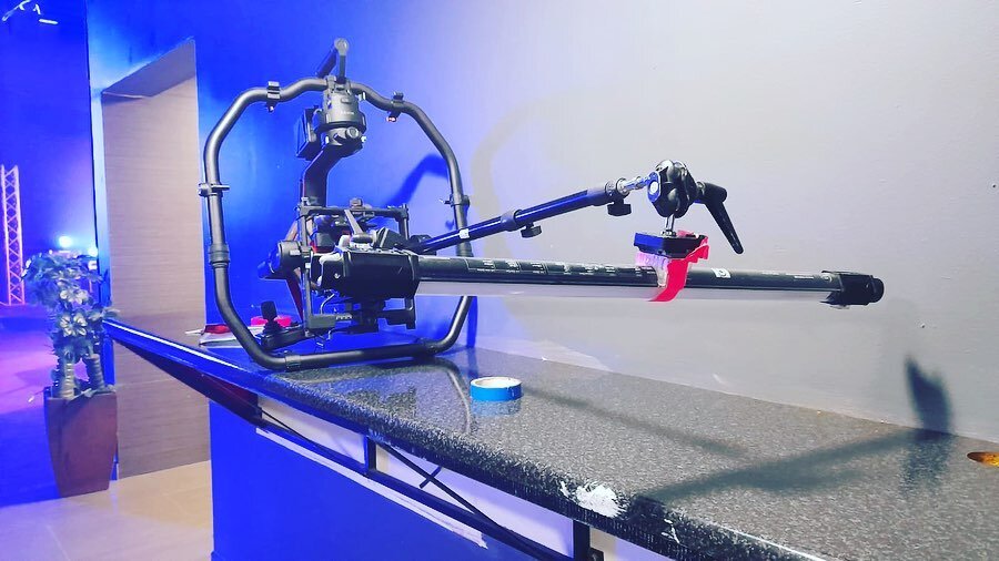 Some people dream, and then other people make those dreams come true&hellip;.

@bryce_ohmyhat you legend. Always making it work 💥

Mounted the @nanguangusa #pavotube to the @djipro #ronin2
