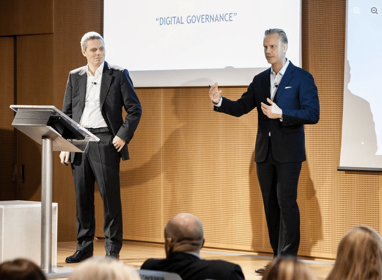 Joakim Lundquist introducing Kevin Lancashire at the Lundquist Executive Seminar in Milan