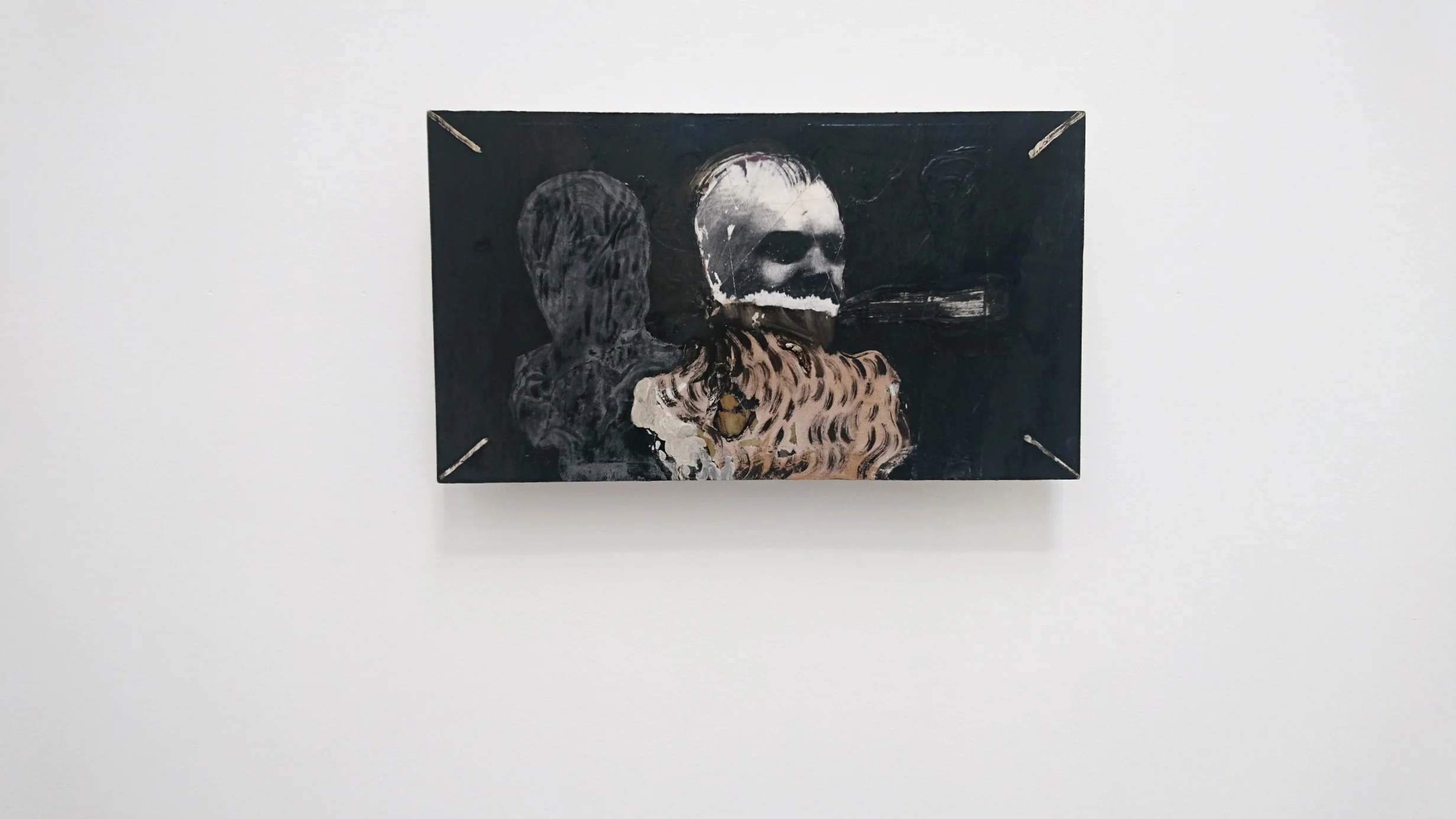 Bust, akryyli, kollaasi, hiekka ja oil stick MDF-levylle, 2016