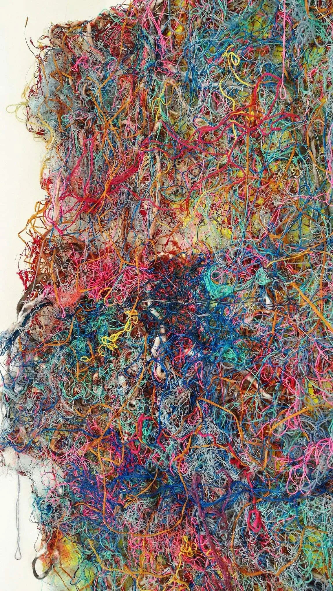 Sini Hodju. Yksityiskohta teoksesta Opittavaa, 230 x 115 cm, sekatekniikka, 2018. Kuva: Janne Lappalainen