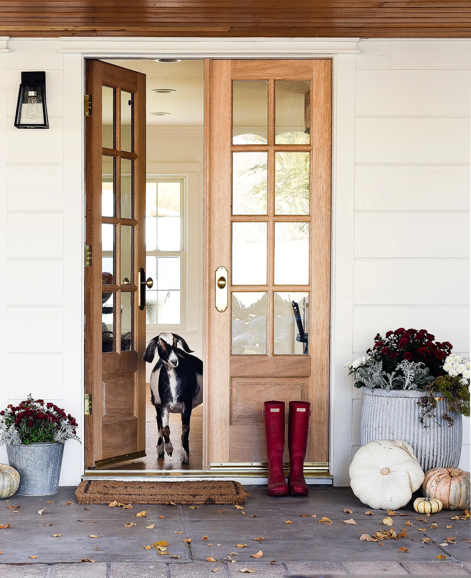 Lifeatthefarmhouse-livingamodernfarmhouselifestyleboxwoodavenue.jpeg