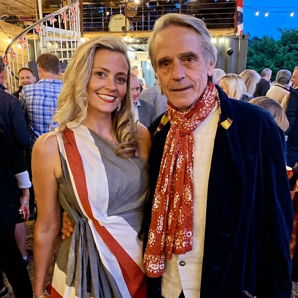 Tomorrow is the Birthday of Queen Elizabeth II and so I reshare these wonderful pictures taken by my brother @barneypoolephotography 

Singing the National Anthem with the brilliant Jeremy Irons for the last Jubilee! He read one of my favourite poems