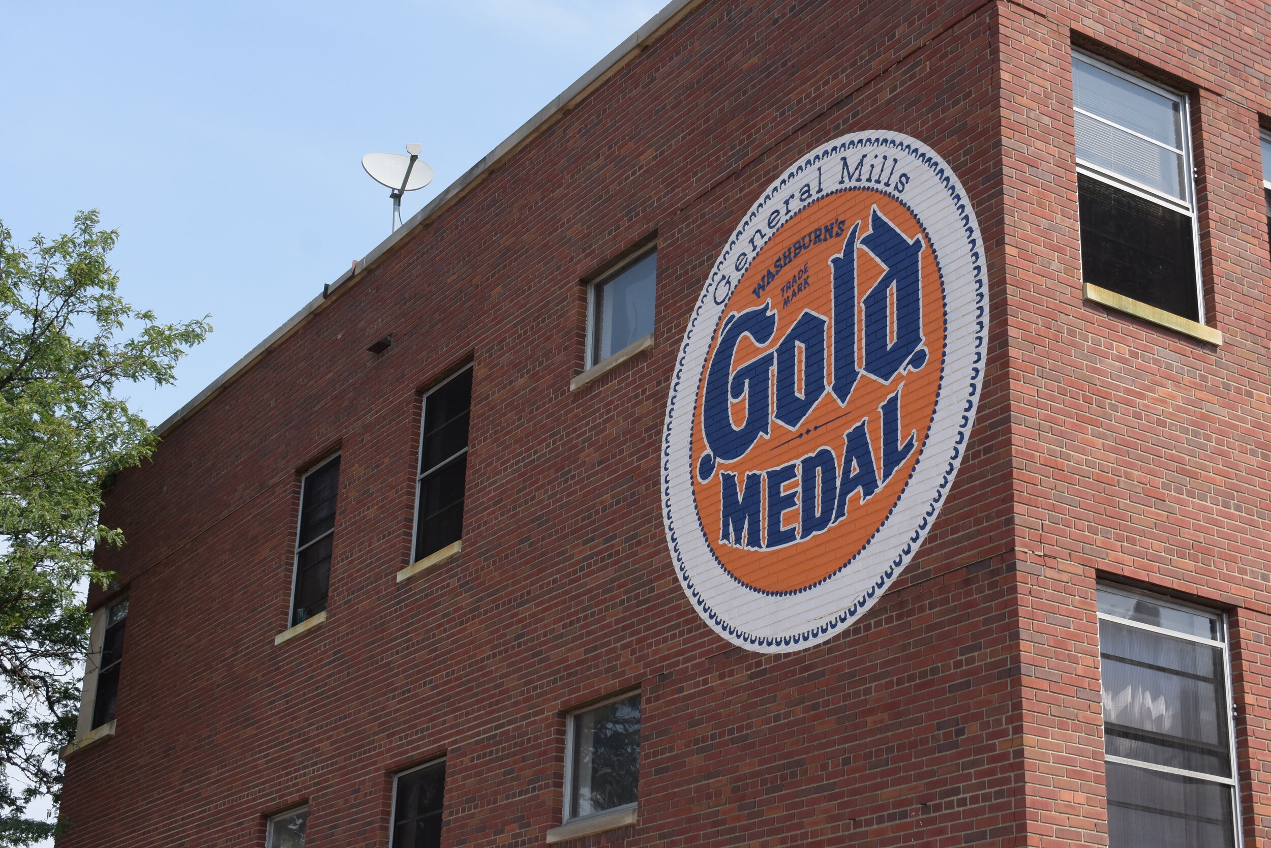  The 2010 Hennepin Ave buildings were built in 1928 by General Mills. 