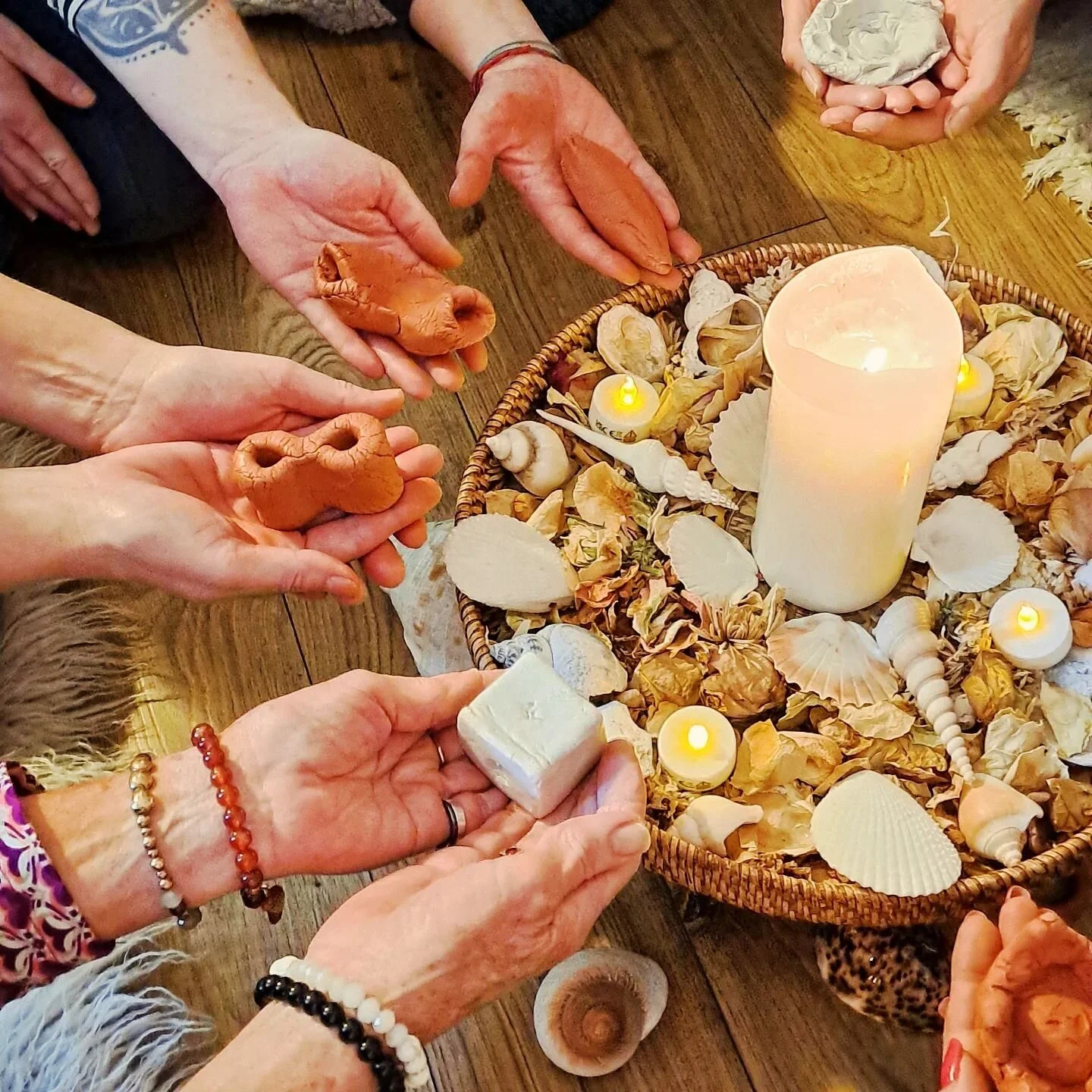 It was a beautiful first gathering for Sanctuary Circle last Sunday. We began with a brisk walk to the common and then outside, under clear blue sky we connected to the land, with offerings of words, flowers, gratitude prayers, and incense. 

We cour