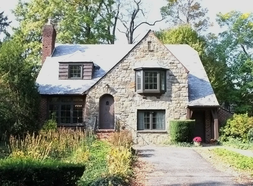 Exterior 2.jpg