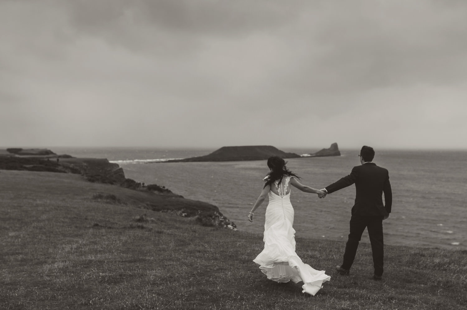 BW-rhossili-wedding-photos-swansea- (41 of 30).jpg