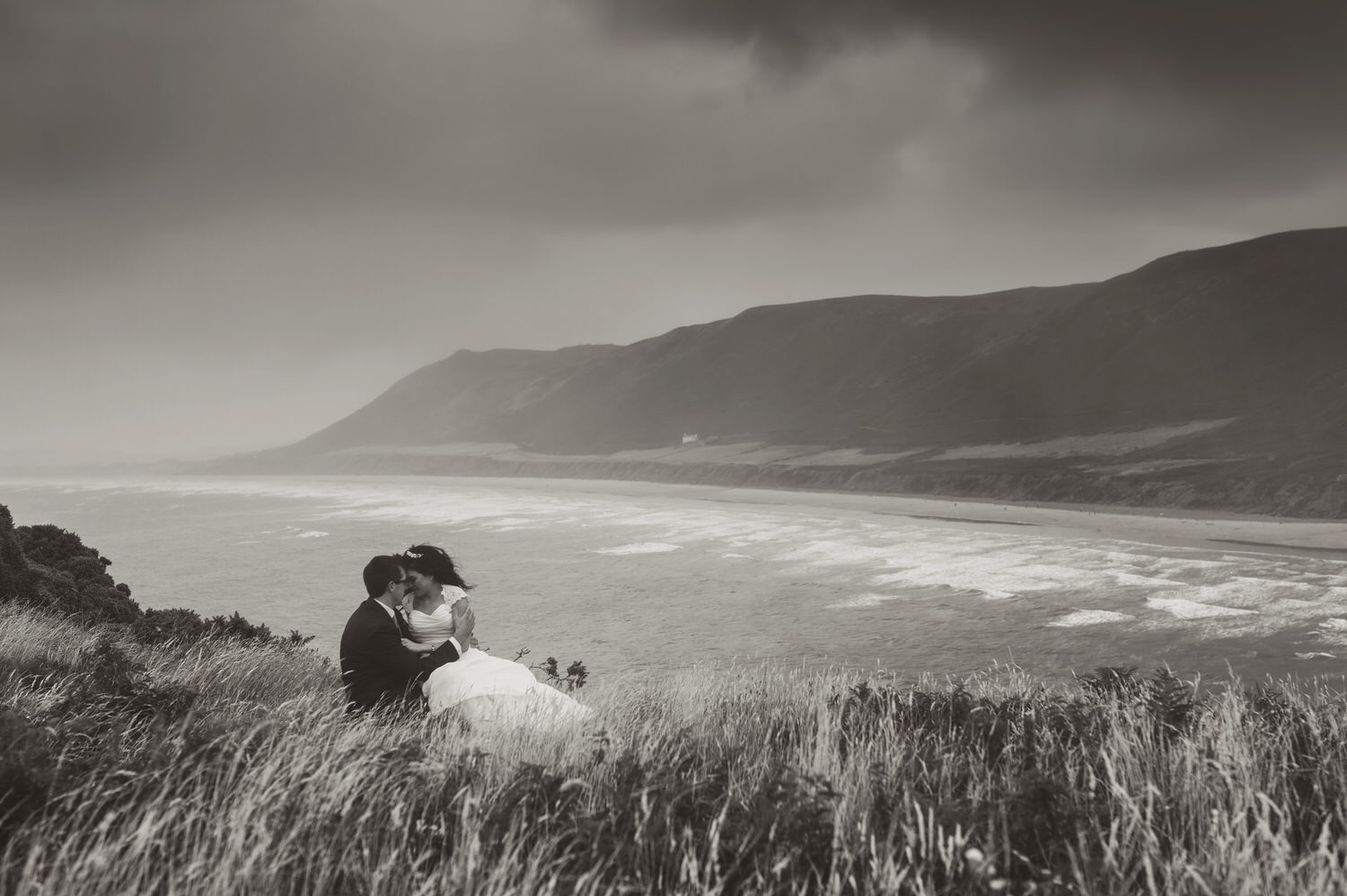 BW-rhossili-wedding-photos-swansea- (45 of 30).jpg