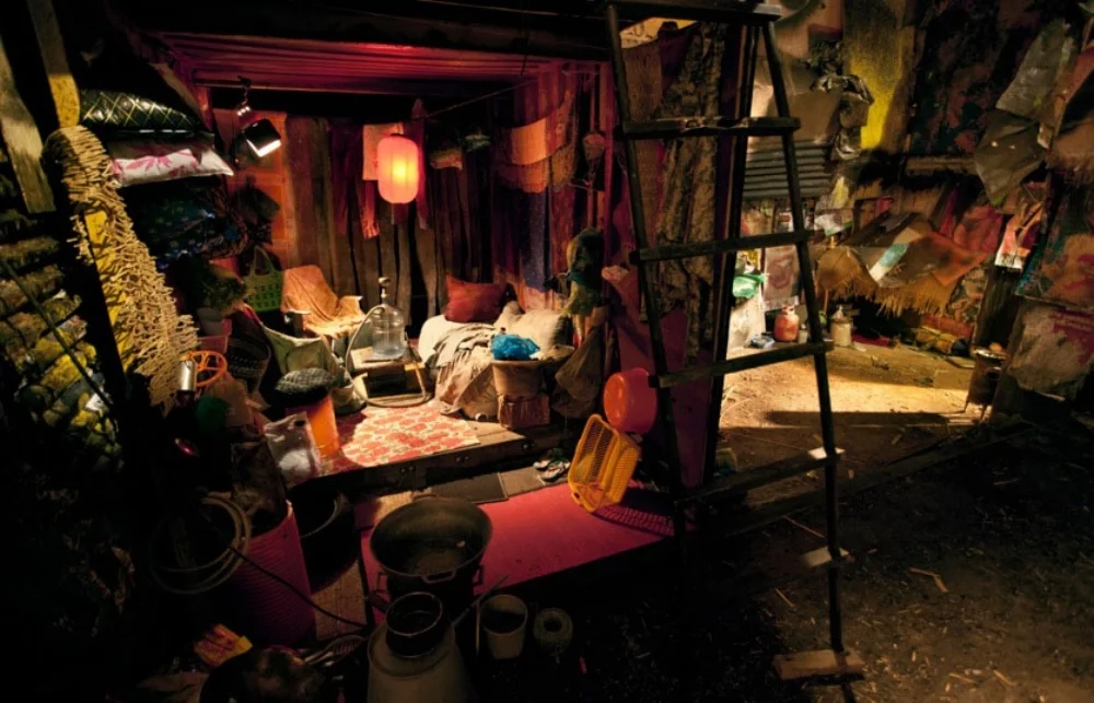 SLUMSET05-1.jpg