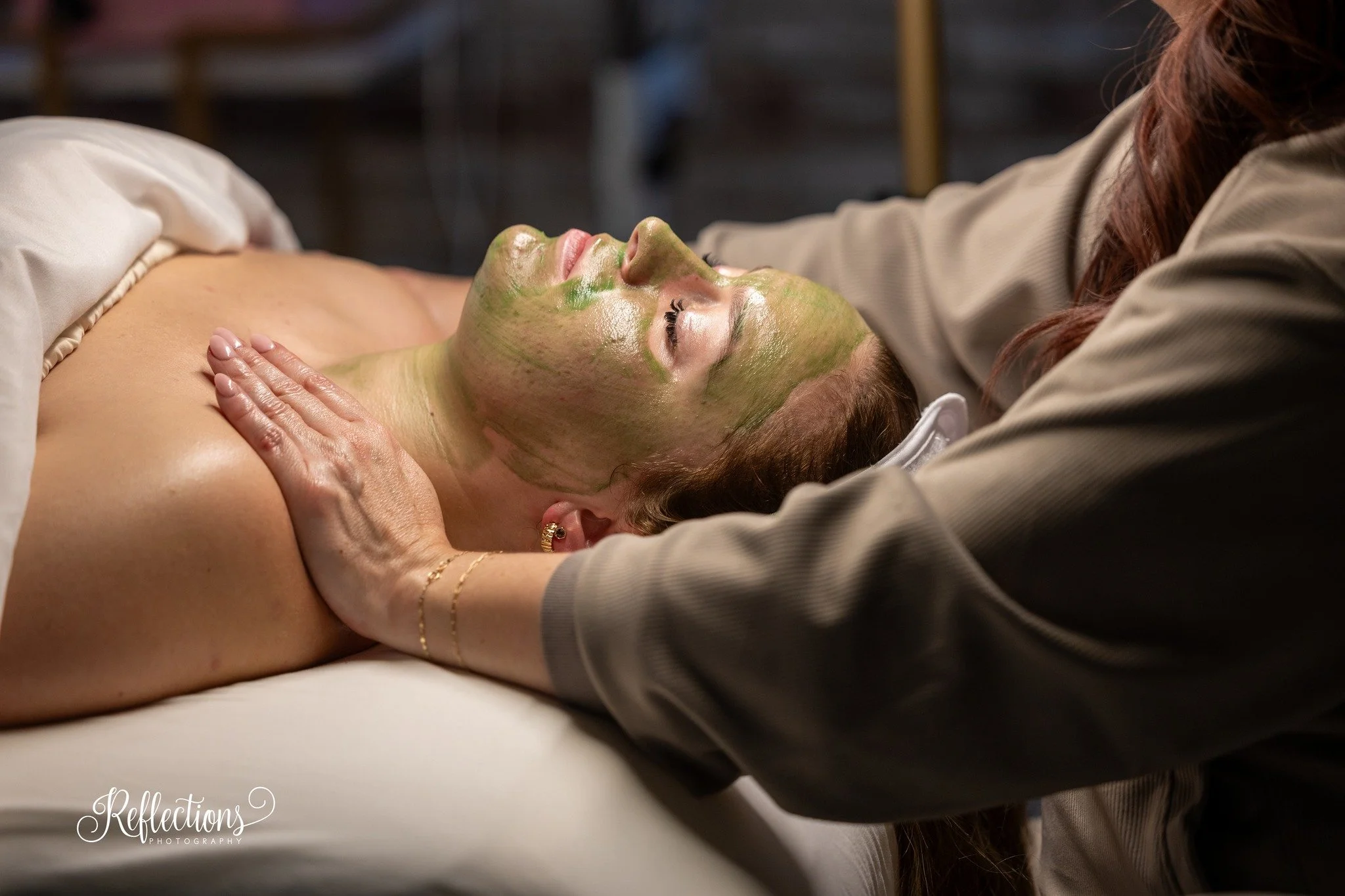 You could be here.
Another photo session with Niki of Salinaz Aesthetics showcasing her amazing work!

Are you a business owner, Let's talk ➡ www.reflectionsphotosite.com