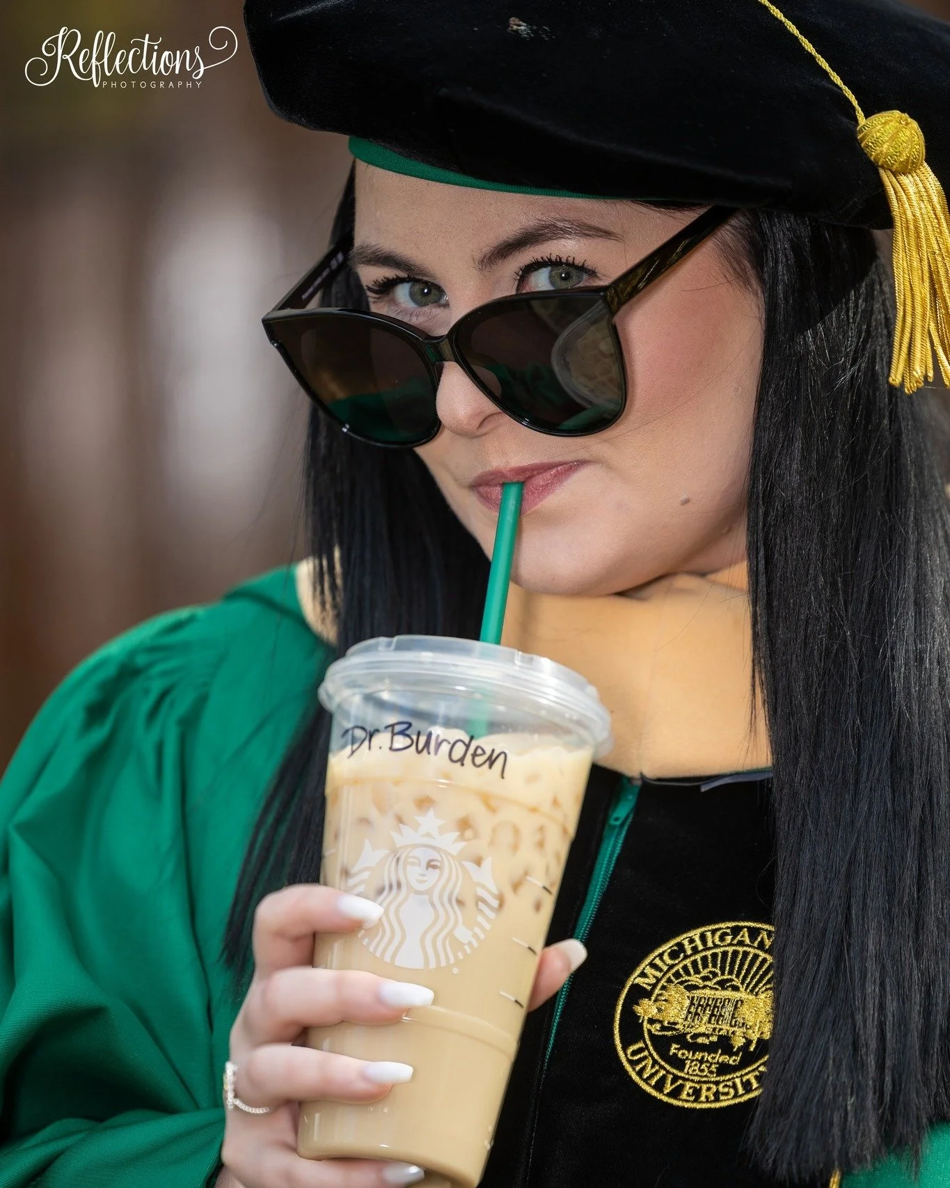 Hey @starbucks ☕
Makayla got through her doctorate program with your help! 
Join me in congratulating her 🎉