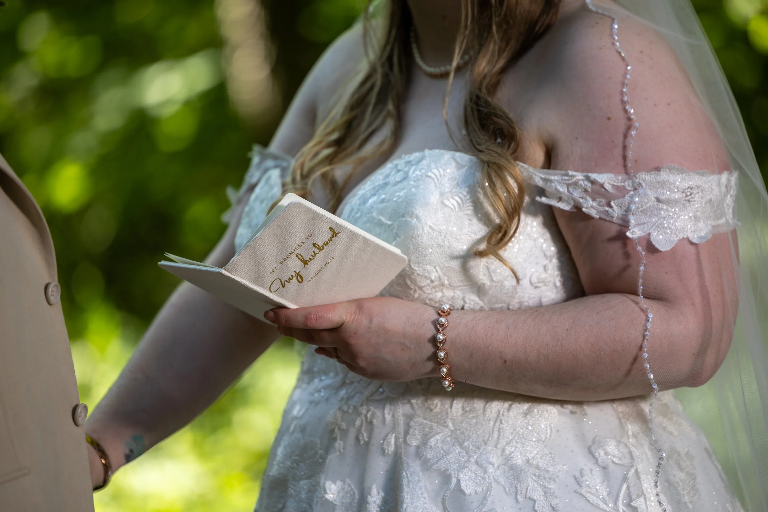bride reading a note