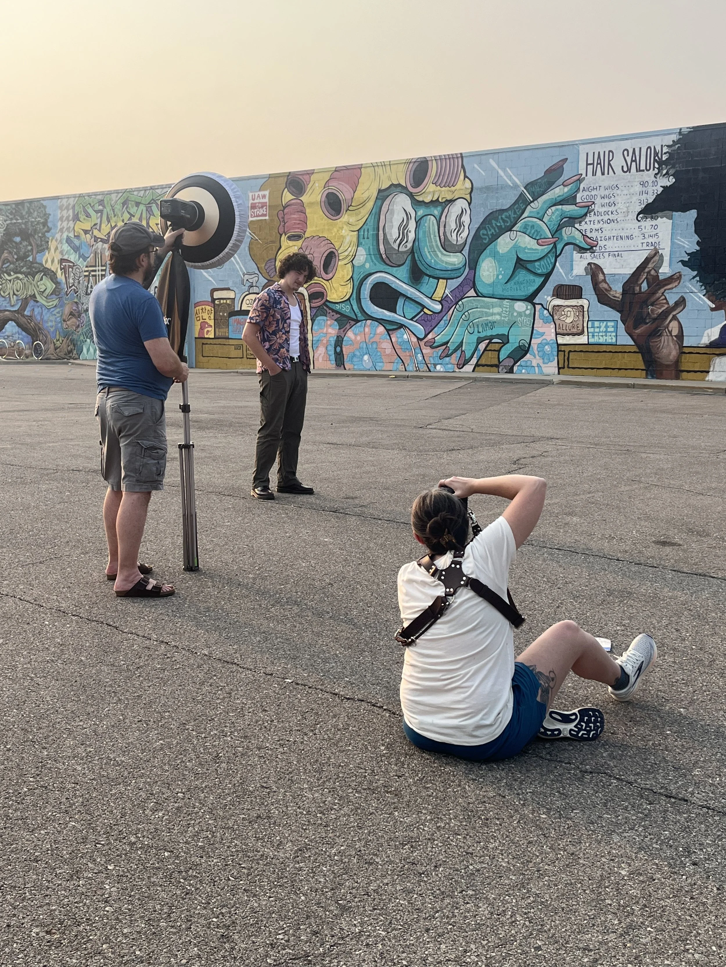photographer behind the scenes urban area