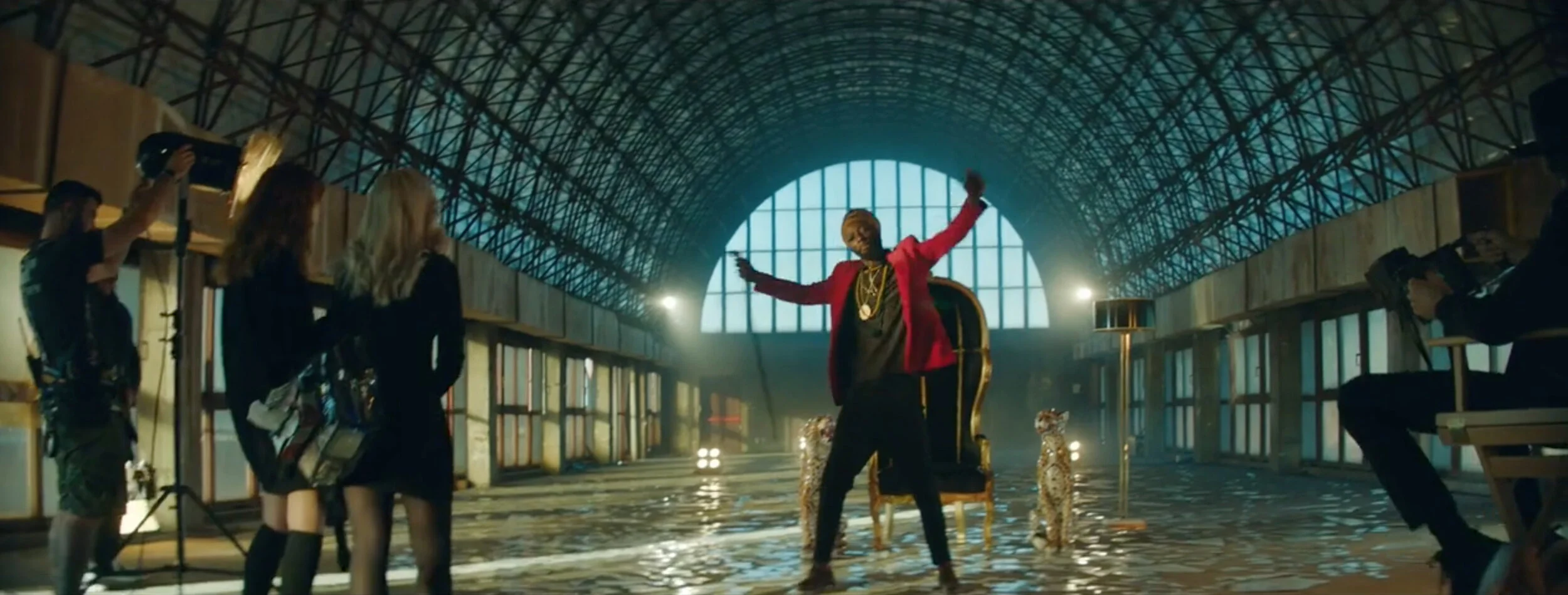 Avon | Looks like Freedom