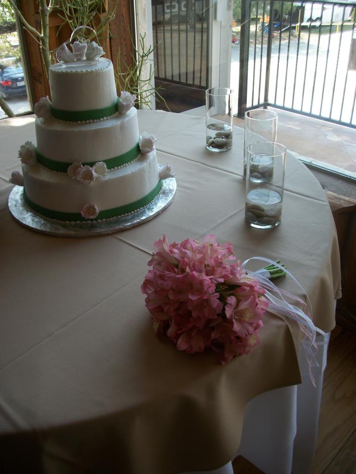 WeddingCakePinkGreen.jpg