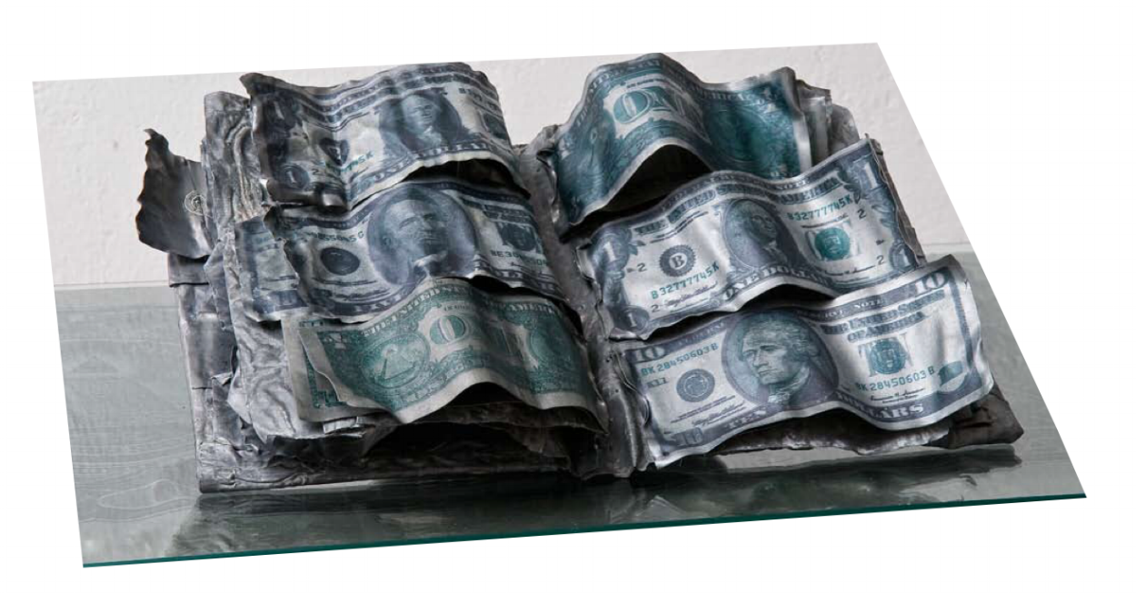 Lead Book$  "Réflexions sur la guerre", omage to Simone Weil