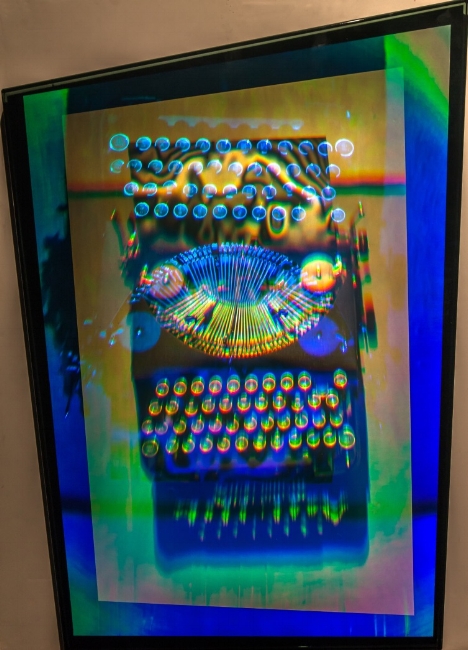 3D Holographic emulsion laminated in glass. 54x70cm watch the video https://vimeo.com/249387929