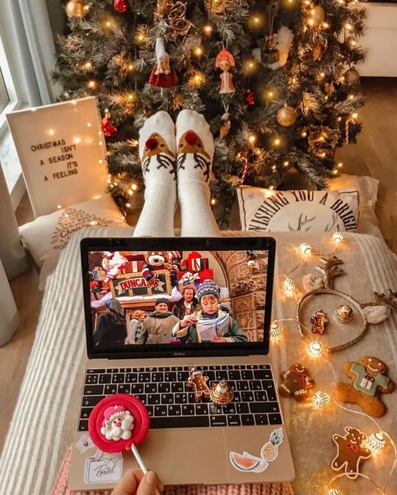 17 Christmas Movie’s to Lift Your Vibration