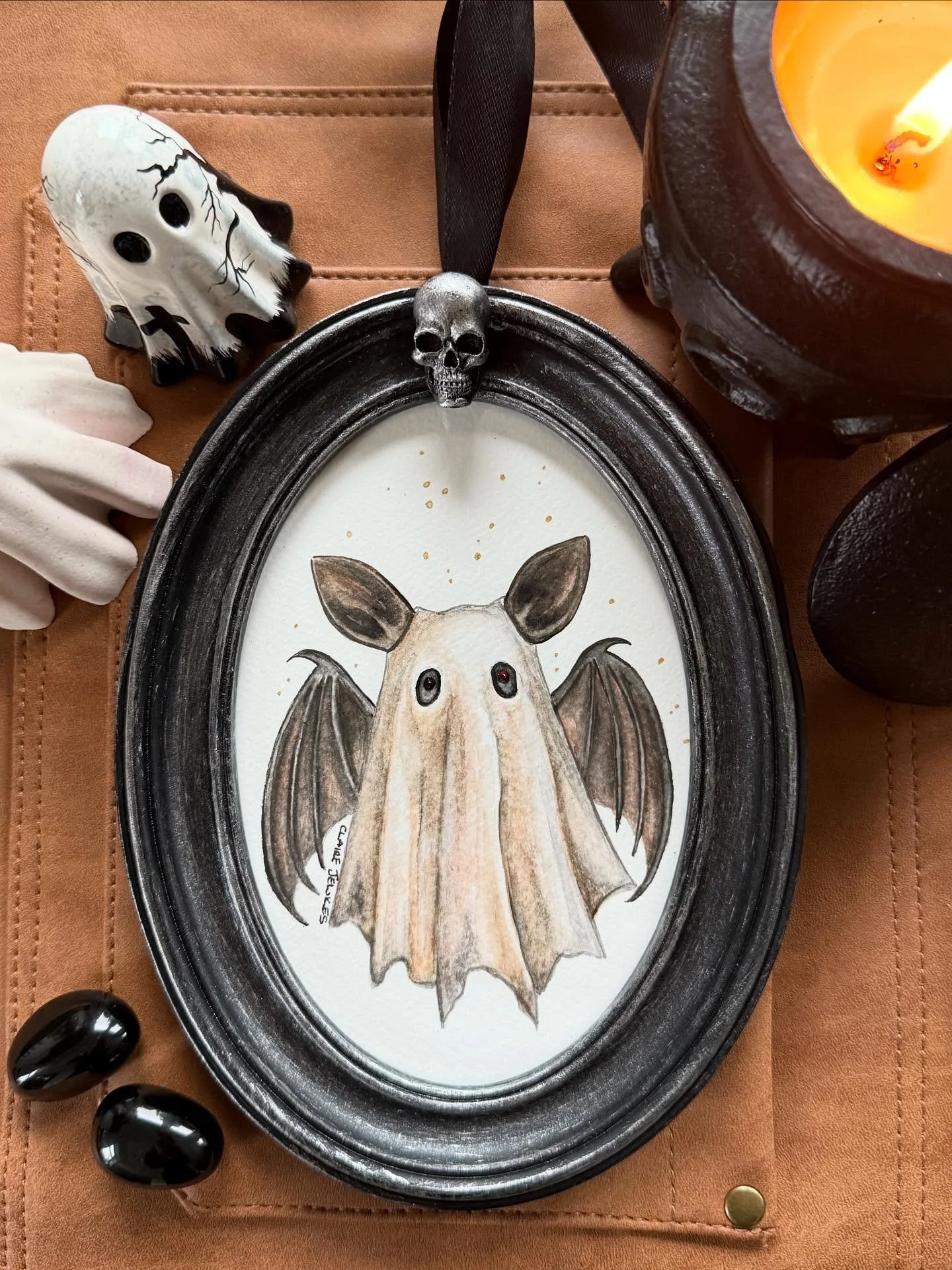 👻✨The Trick or Treat Parade has begun✨👻
My newest mini watercolours feature a line up of animals dressed as little ghosts, each framed in their own ornate frame. 

From mice to owls, every one is unique, hand painted, and ready to bring a touch of 