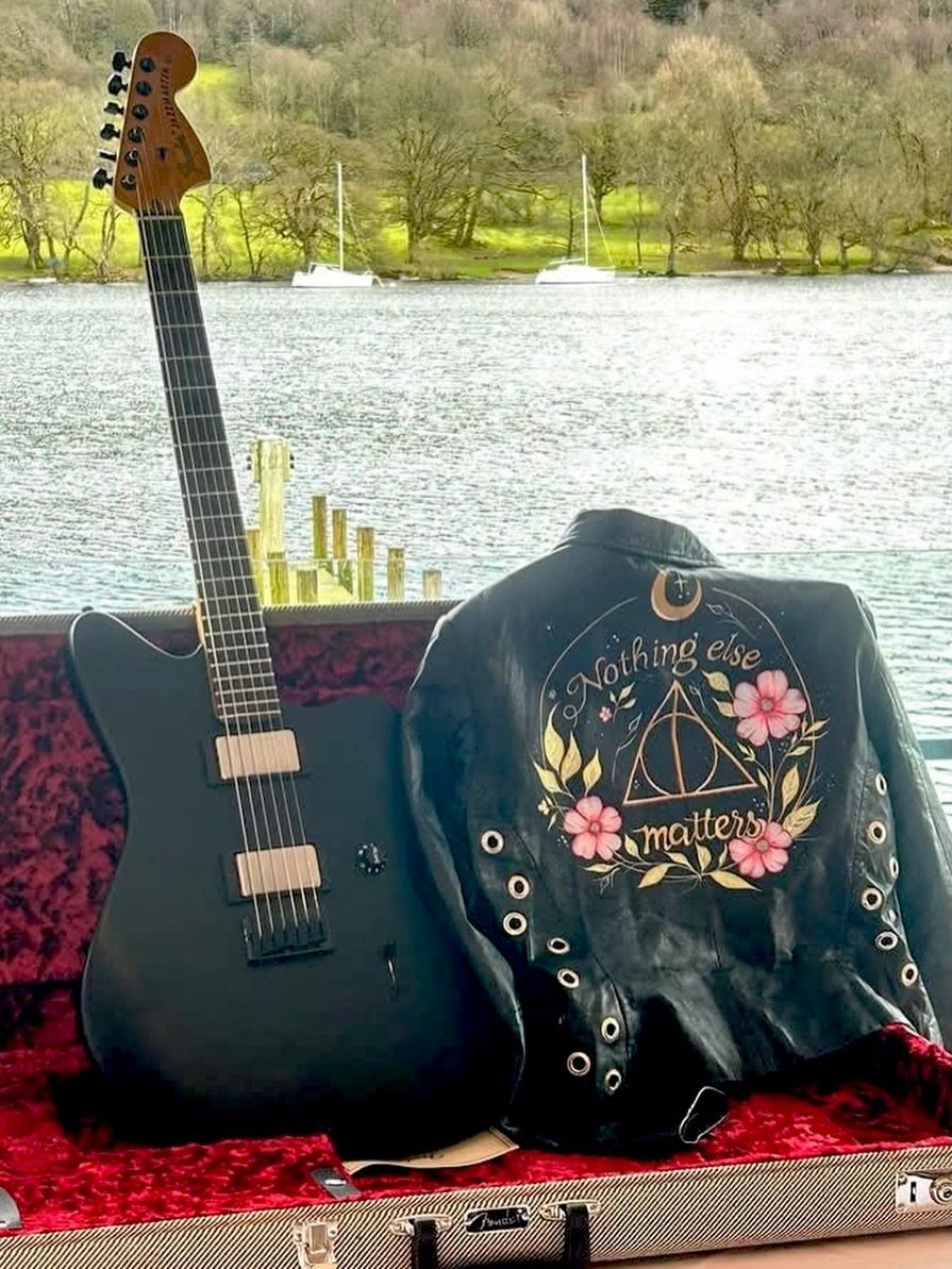 What a photograph!? 🖤🖤 🤘🤘

What an absolute honour it was to get to paint on leather, for @naomi.daniella, her jacket was a perfect match for her and her dress. 

It&rsquo;s important to have those special things that mean so much on your wedding