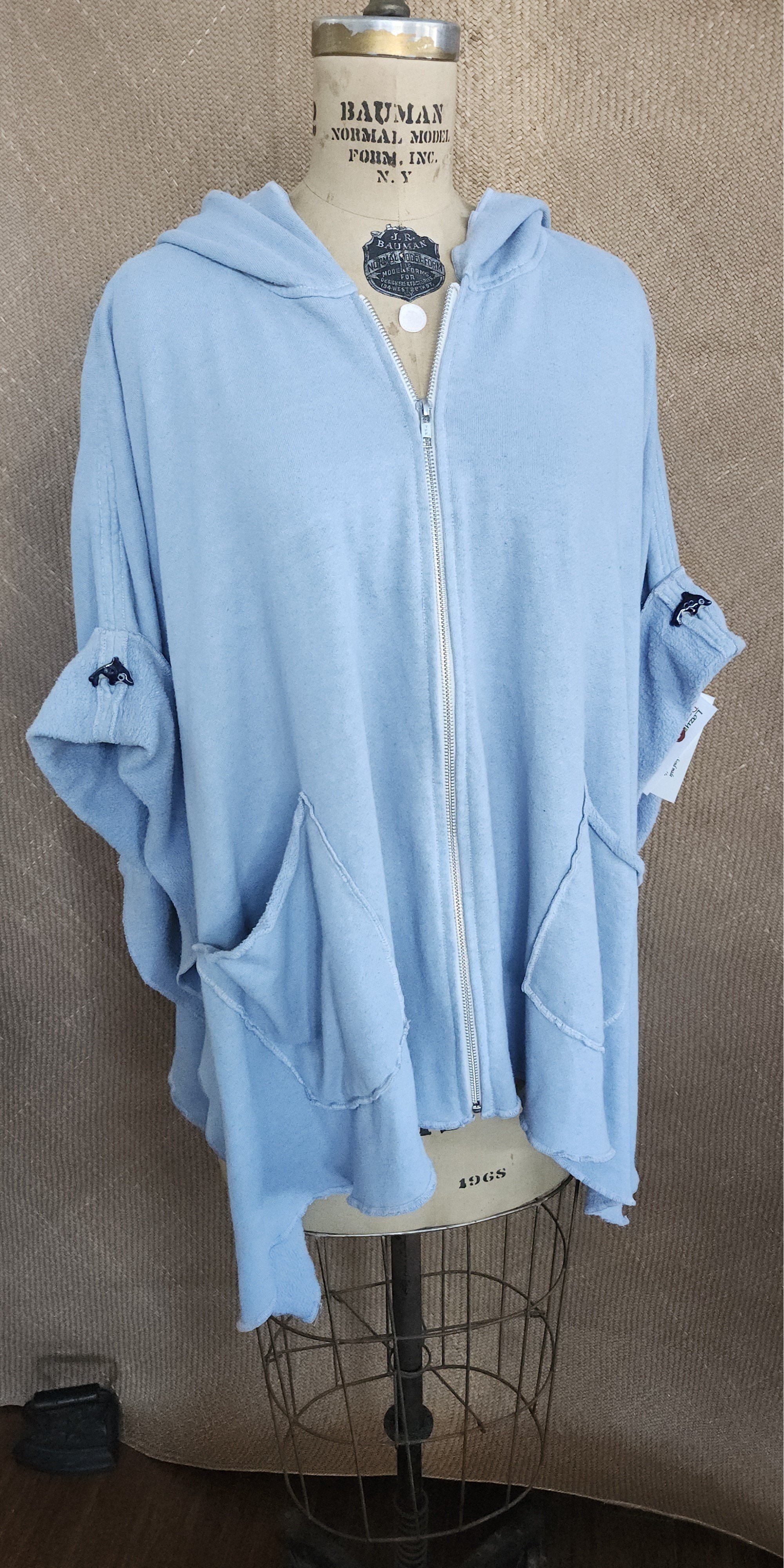 Poncho+TP+lt+blu+grey+fleece+dolphin.jpg