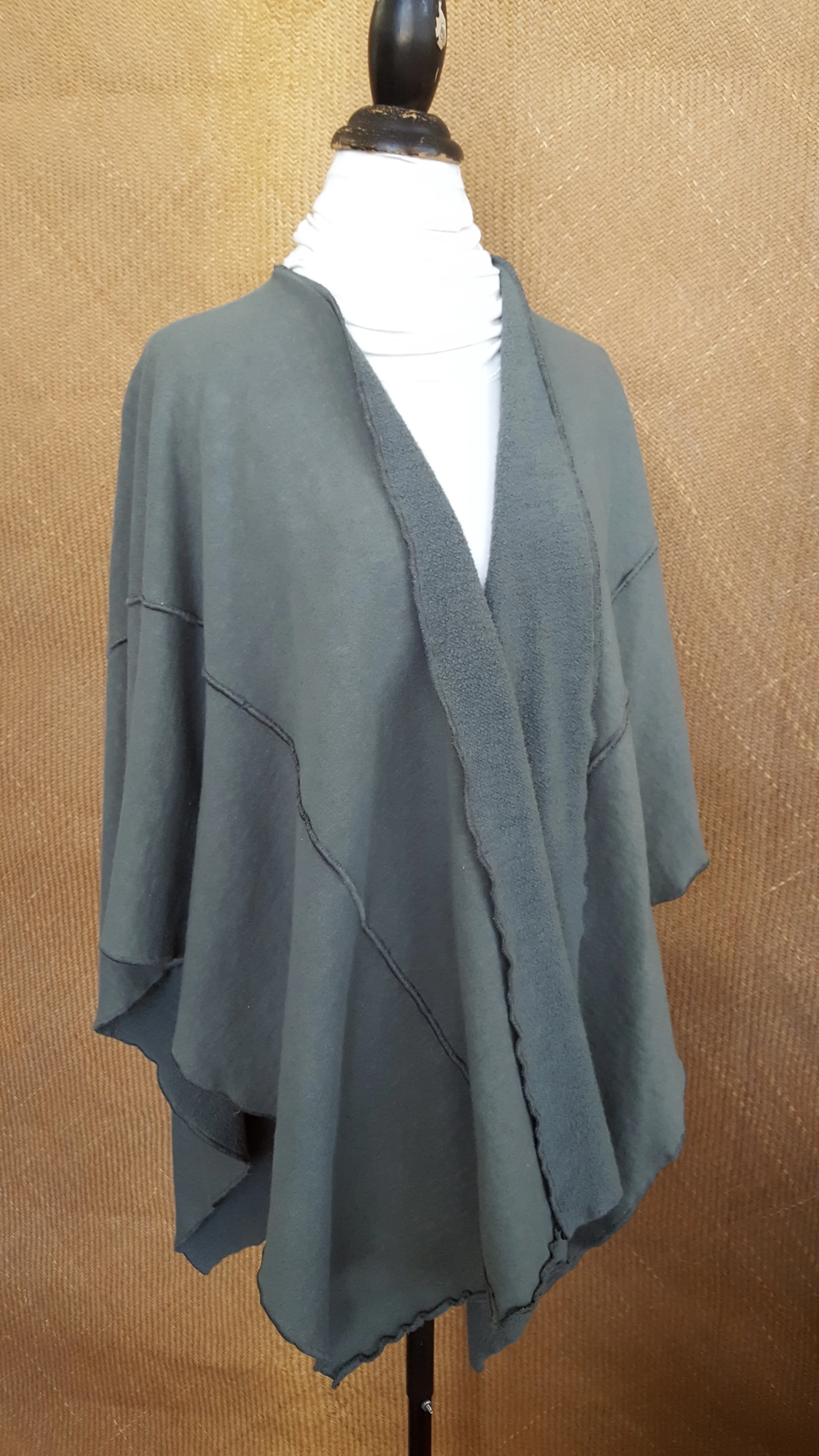 Shawl fleece blue grey.jpg