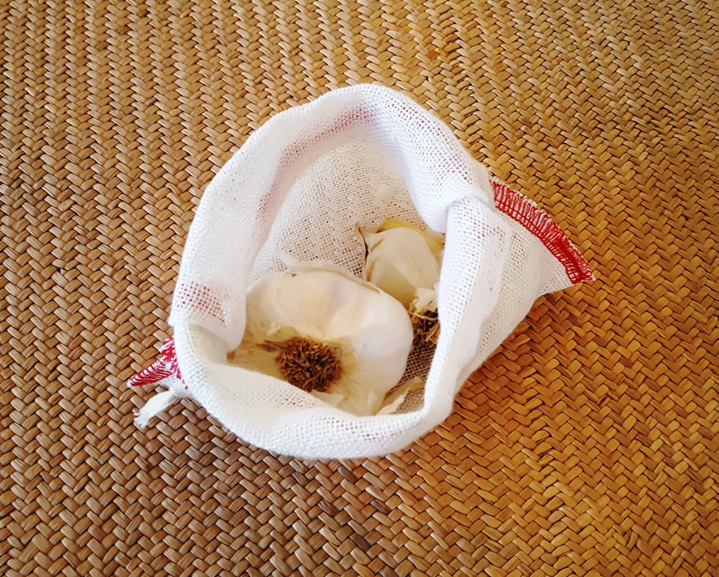 Produce bag red edge.jpg