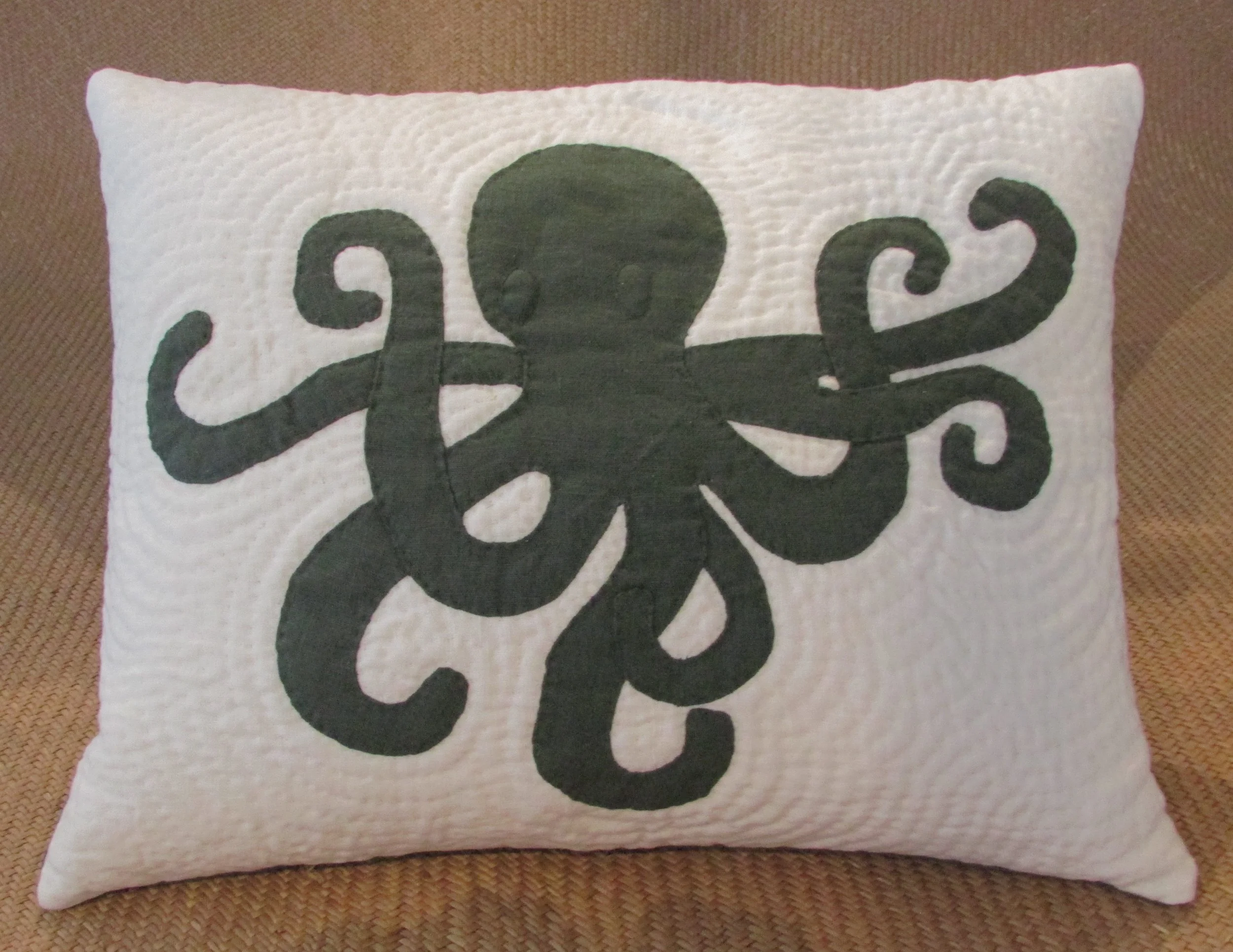 Octopus pillow grn linen.JPG