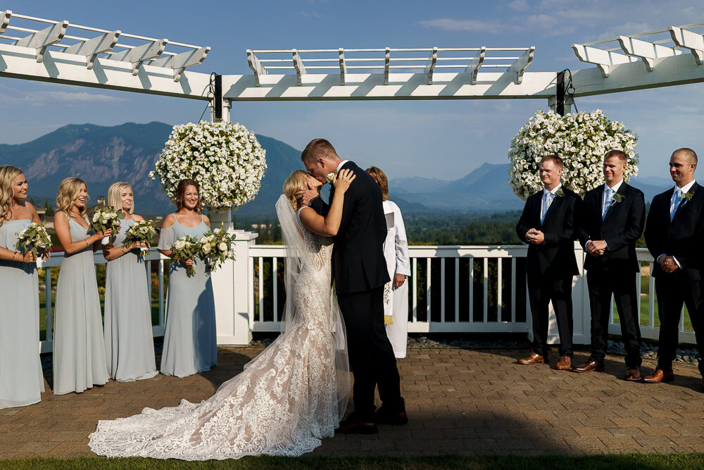 jenna-and-dalton-2018-snoqualmie-ridge-golf-club-wedding-6517.jpg