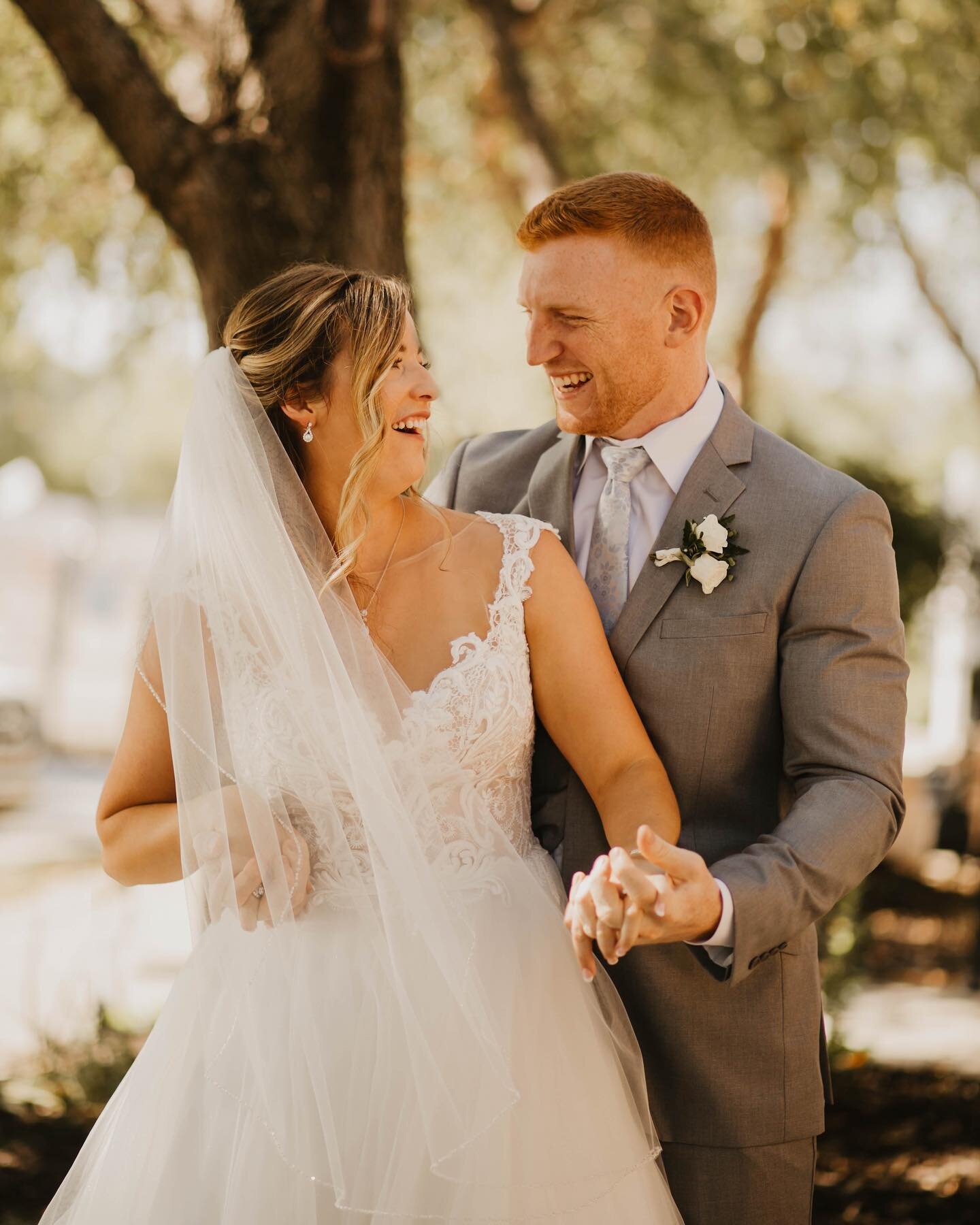 Ahh, I just loved being a part of Michelle and Brandon&rsquo;s wedding day. 🎉 💕

First look feelings are my favorite! Keep swiping to see the sweetest love! 💛👉 

#wednebraska #villaaletta #villaalettaomaha #carefreecouples #loveandwildhearts #wil