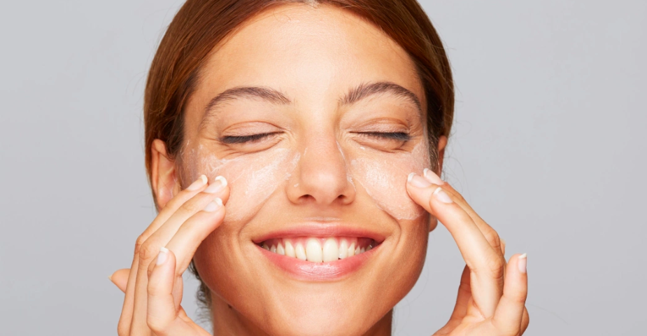 Here’s Why I Do My Nighttime Skincare Routine in the Afternoon