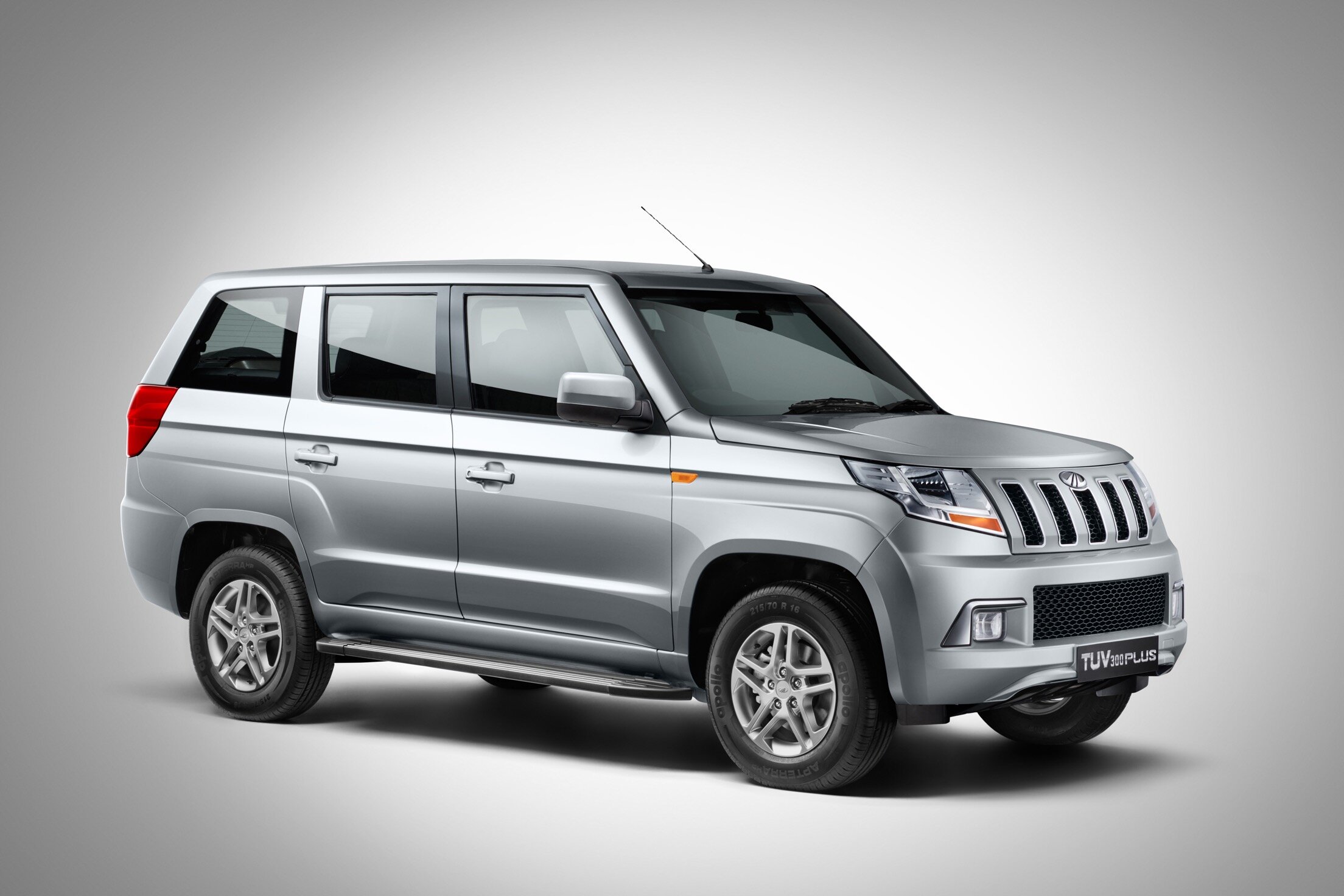 Mahindra-TUV-300-Plus-front.JPG