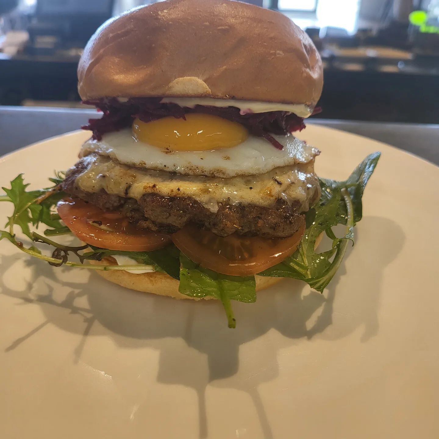 The Kiwi style burger showcasing on our burger night this Friday 😍

We have 2 tables of 2 left for the 7pm slot 

Lots of tables avalible at the 5.30 slot still. 

If you haven't already booked what better way to finish off this week than a burger, 