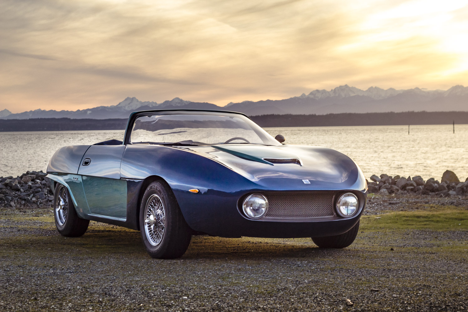 Marking the beginning of a long-standing relationship with Mazda, Simpson Design- then called "Blue Ray GT Engineering"- was provided a pre-production Mazda 929 concept car. The chassis would be shortened 12 and 1/8" to become the basis for Blue Ray 3's construction. Mazda Motorsports was also kind enough to provide a 5-speed manual gearbox to replace the 929's automatic transmission. 