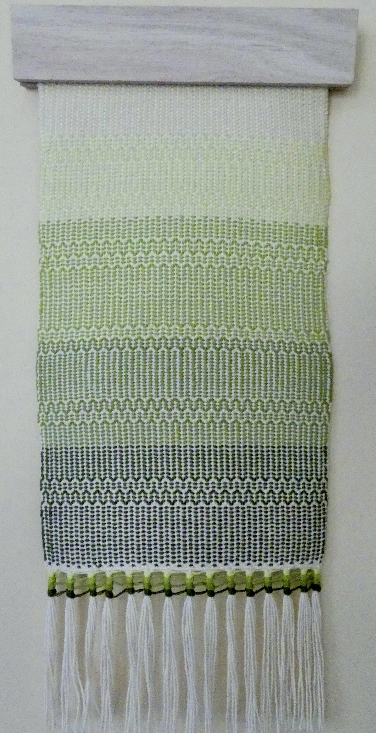 Ombré Wall Hanging (Krokbragd Patterns p. 173)