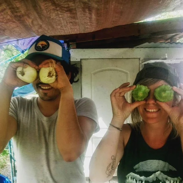Another lovely day in the sun with onion eyes and squashnoculars aka @benji_1086 and @andyjoychase The aliens have landed. 
#onioneyes #harvestdays #pattypan #sundrunk #arewehuman #urbanfarming #csa #chronicproduce #bustedandroidcamera