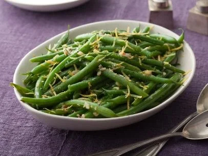 GREEN BEANS WITH GARLIC, LEMON AND PARSLEY