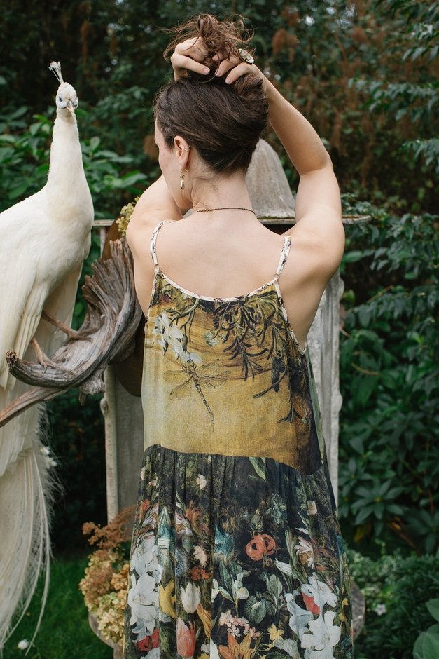 bee dress back.jpeg