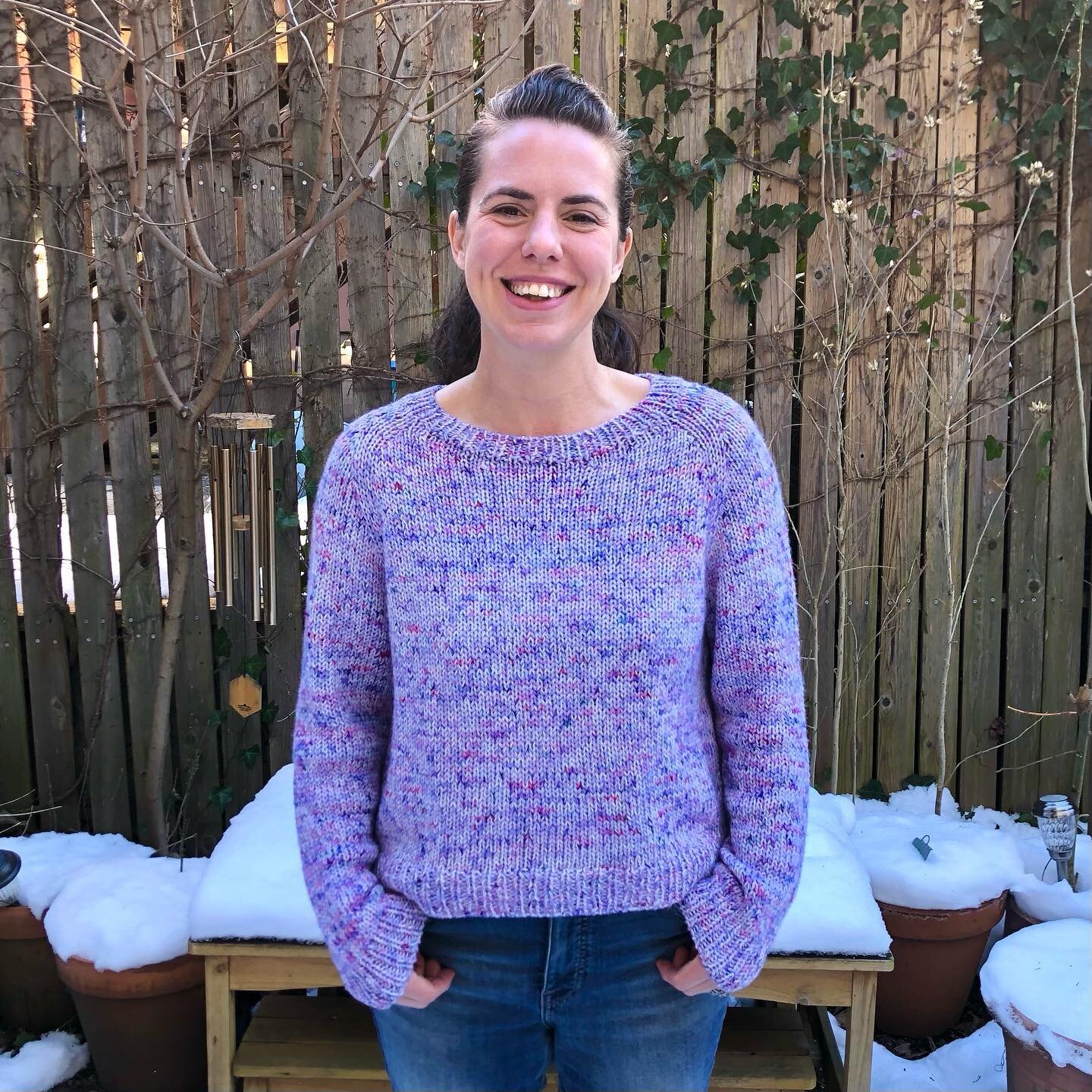 Second recently finished sweater! 🙌 This #doppiosweater by @seungheeknits is a dream raglan pattern &mdash; I get very frustrated with poorly written raglans with too-deep yokes and bunching in the upper arms. This pattern has none of that thanks to