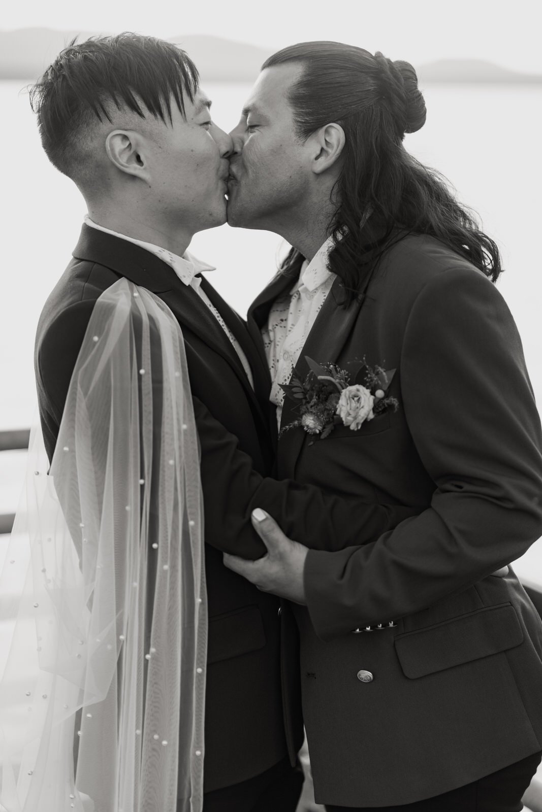 gay-wedding-rays-boathouse-seattle-wa-peter-felix-25.jpg