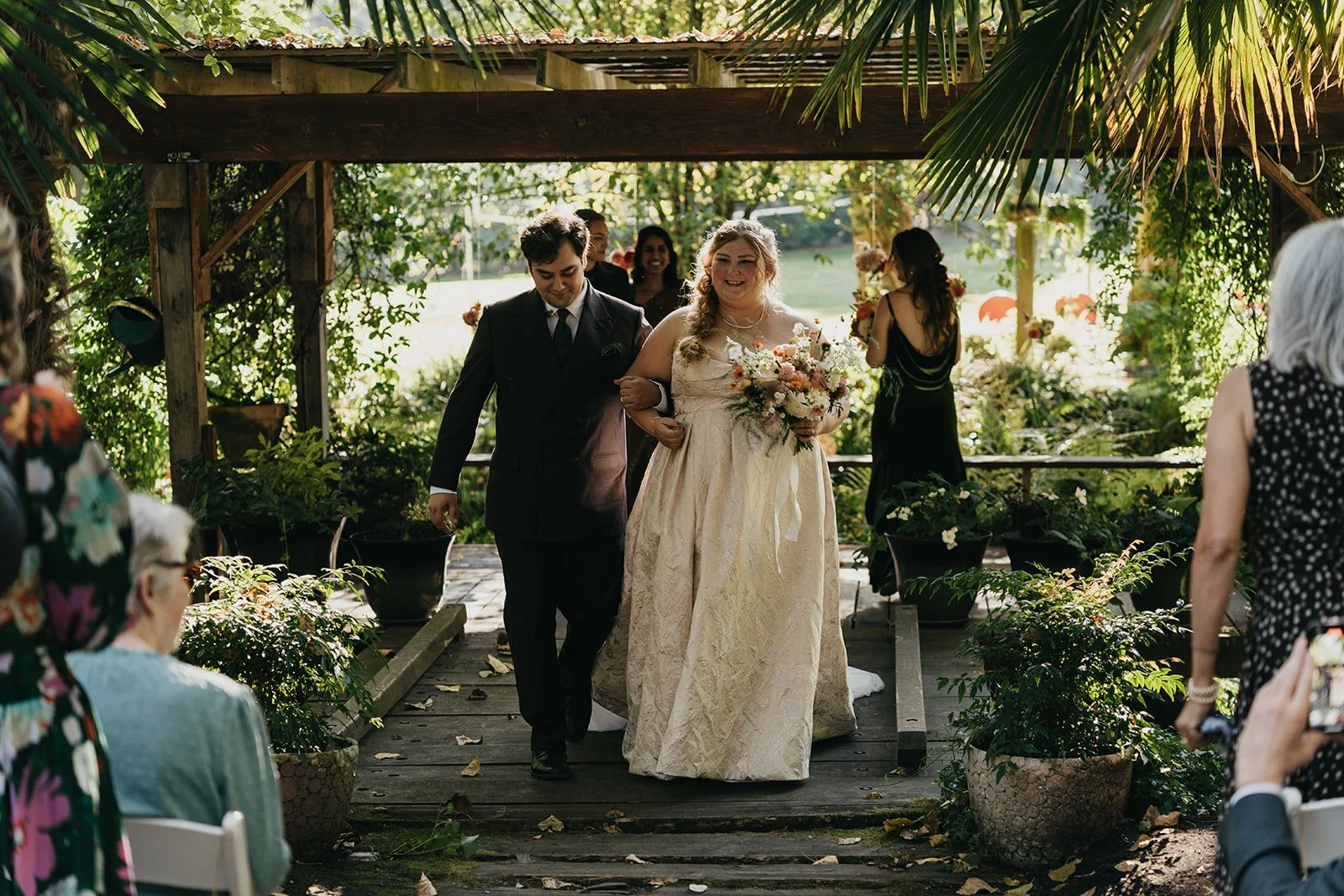 Romantic Early Fall Wedding at Maroni Meadows | Snohomish Wedding Venue