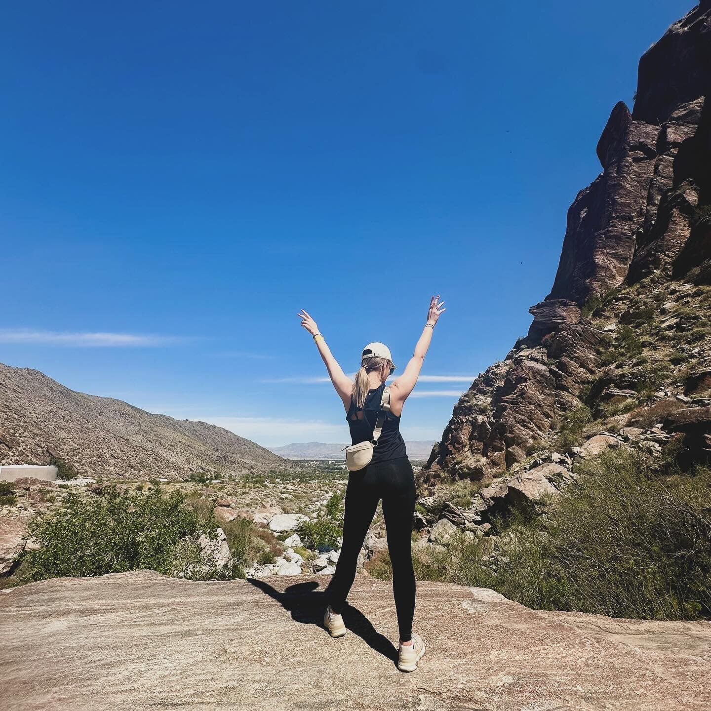 Conquering mountains ⛰️ Chasing waterfalls 🌊 Chatting with palm trees 🌴 Connecting with nature ✨ Celebrating friendship, new chapters, life and all (only) good things to come ✌🏼