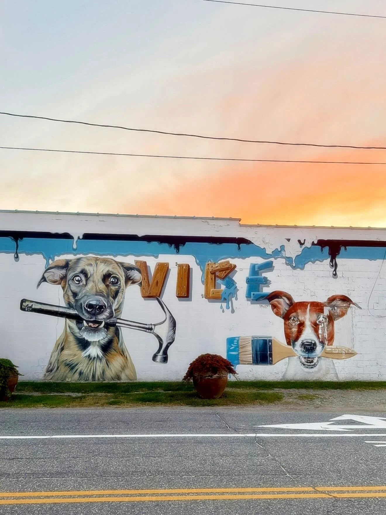 &ldquo;Dreamsicle, so sweet and simple
Drippin&rsquo; down my fingers in the sun
Dreamsicle, perfectly fickle
Your magic melts away before I&rsquo;m done&hellip;&rdquo; ✨

&mdash; @marenmorris 💫