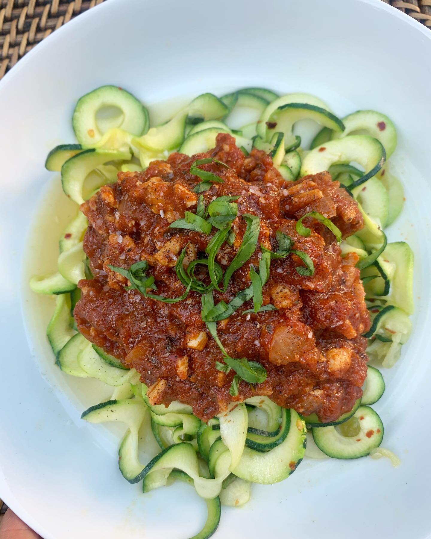 I realize that is an extreme close up of tomato basil turkey bolognese but I ain&rsquo;t sorry &bull; SO GOOD &bull; zoodles all day every day for me ... I can honestly say I don&rsquo;t miss the pasta here ... it&rsquo;s not nearly as heavy and I fe