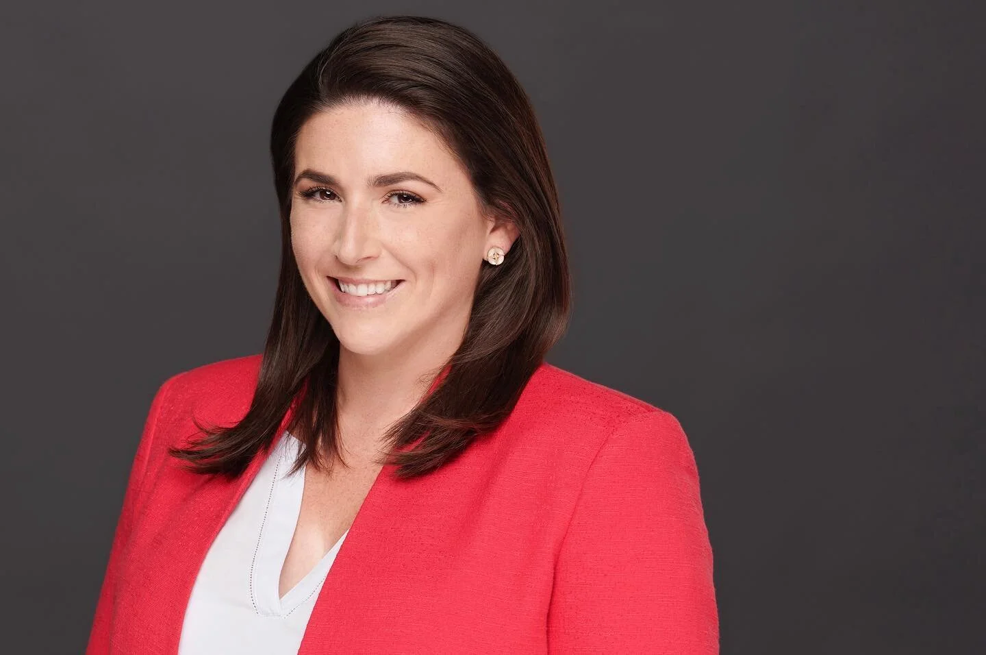 Your headshot is more important now than it&rsquo;s ever been! Why? Because in these online times your headshot is your virtual handshake! Let&rsquo;s make sure you look great! Visit www.SRQheadshots.com to schedule a session. 
&bull;
&bull;
&bull;
#