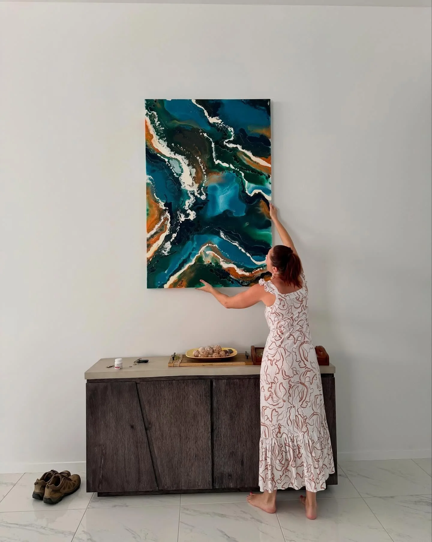 Invited back to my clients new build to reconfigure the artworks they commissioned for their previous house. Sometimes it’s as simple as changing the orientation of an artwork to suit a new space.
Happy to help you restyle existing artworks in